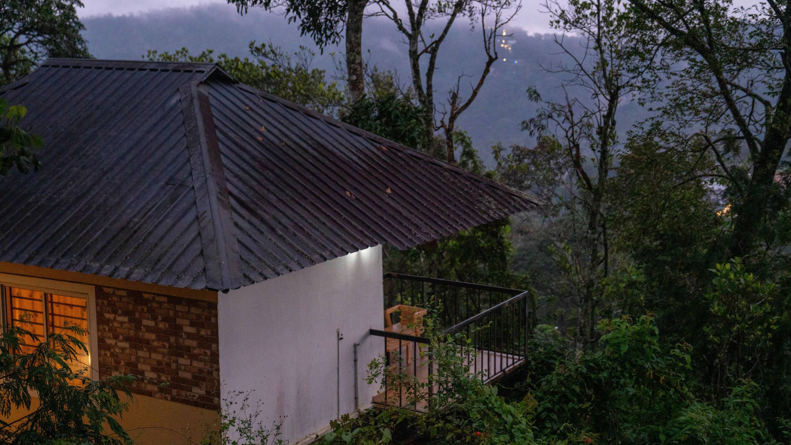 3 Guest Rooms 1 Cottage | Ideal for Groups of 10+ 15