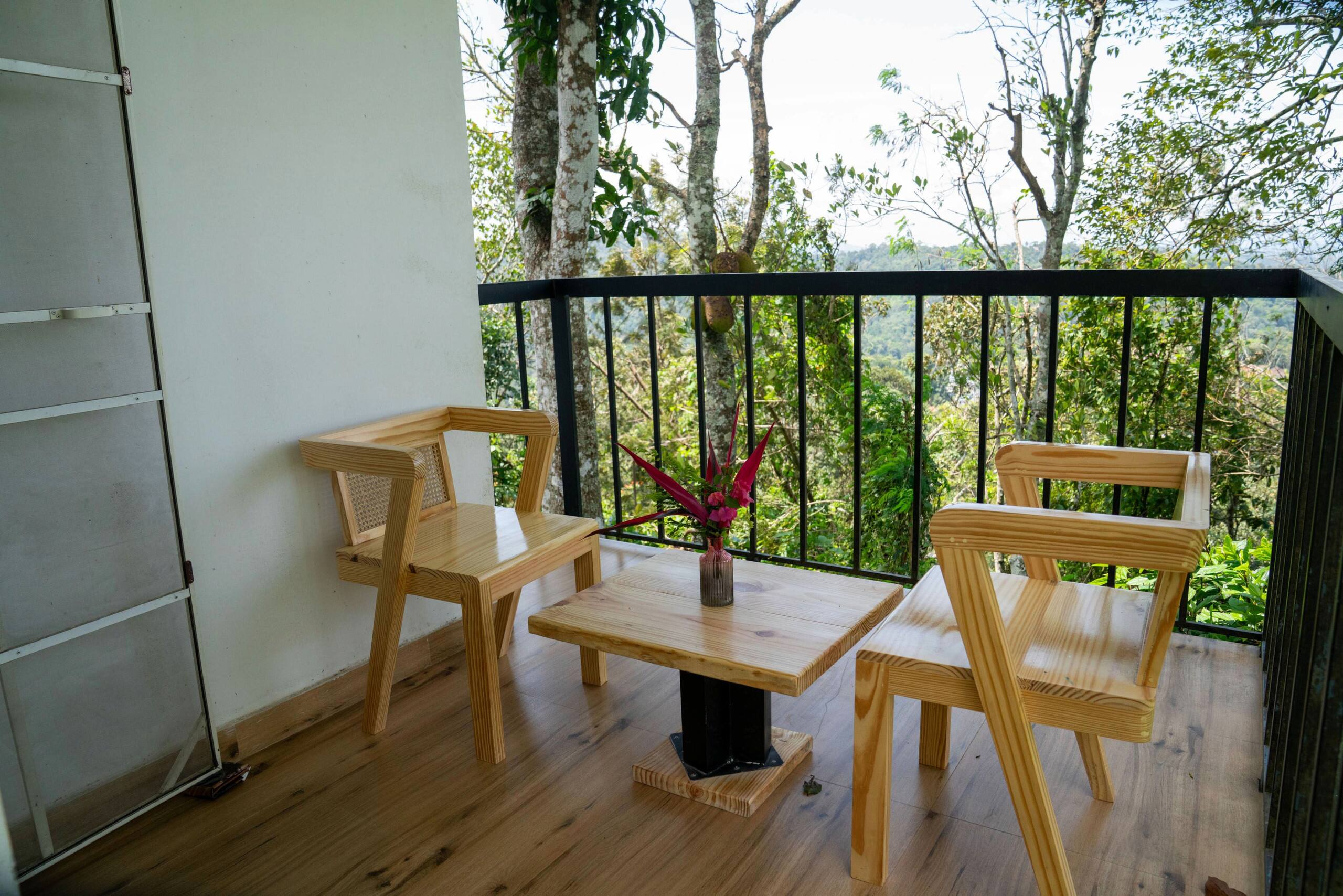 3 Guest Rooms 1 Cottage | Ideal for Groups of 10+ 32