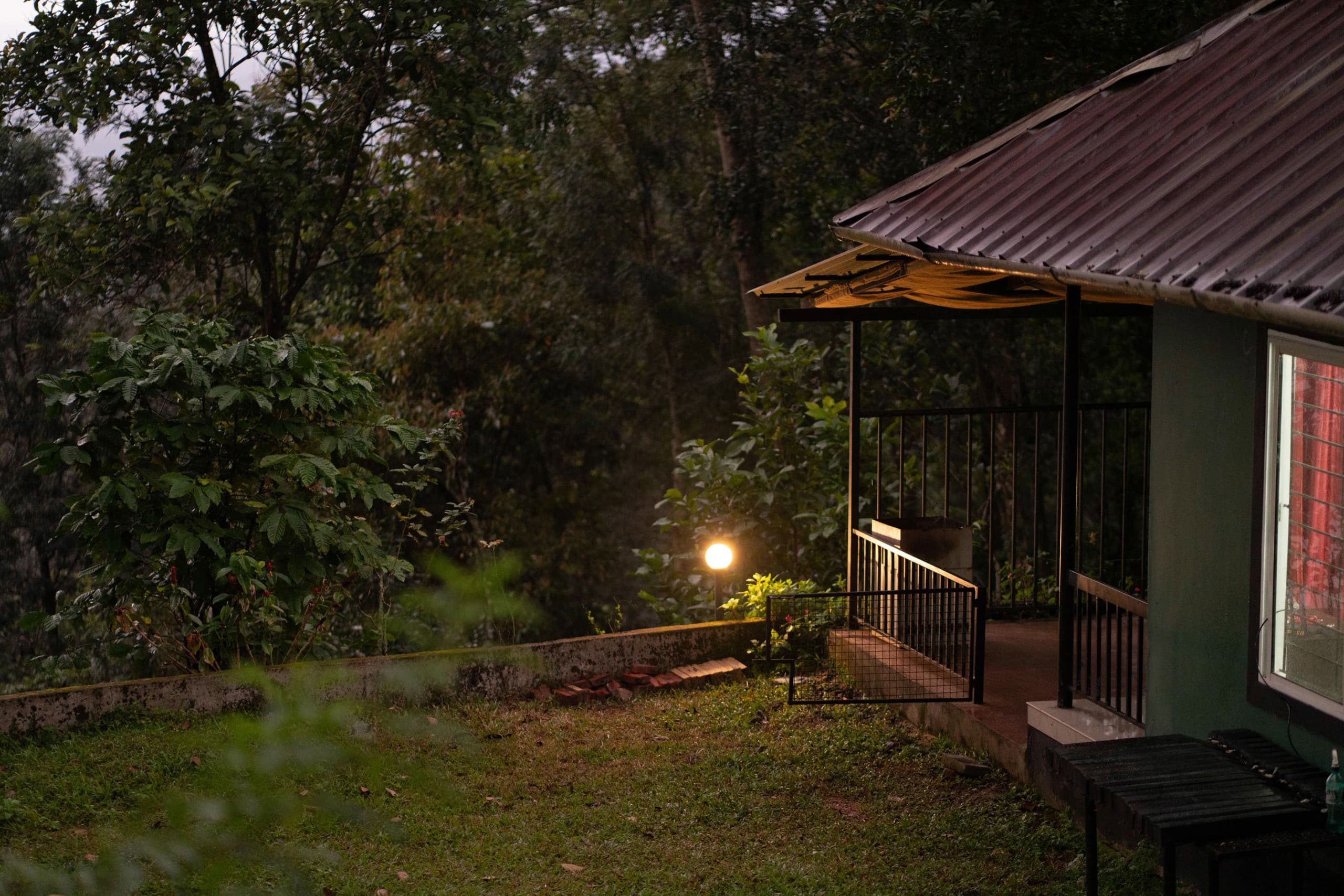3 Guest Rooms 1 Cottage | Ideal for Groups of 10+ 12