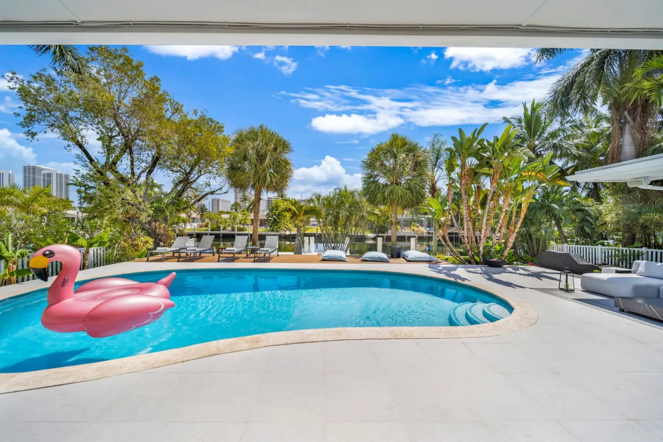 20% Off NEW 5BR Hallendale Beach Waterfront Villa — foto 2