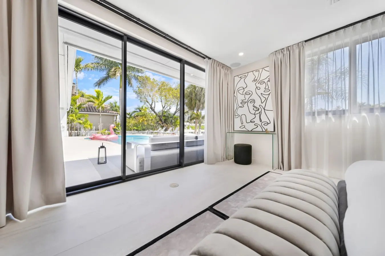 20% Off NEW 5BR Hallendale Beach Waterfront Villa 14