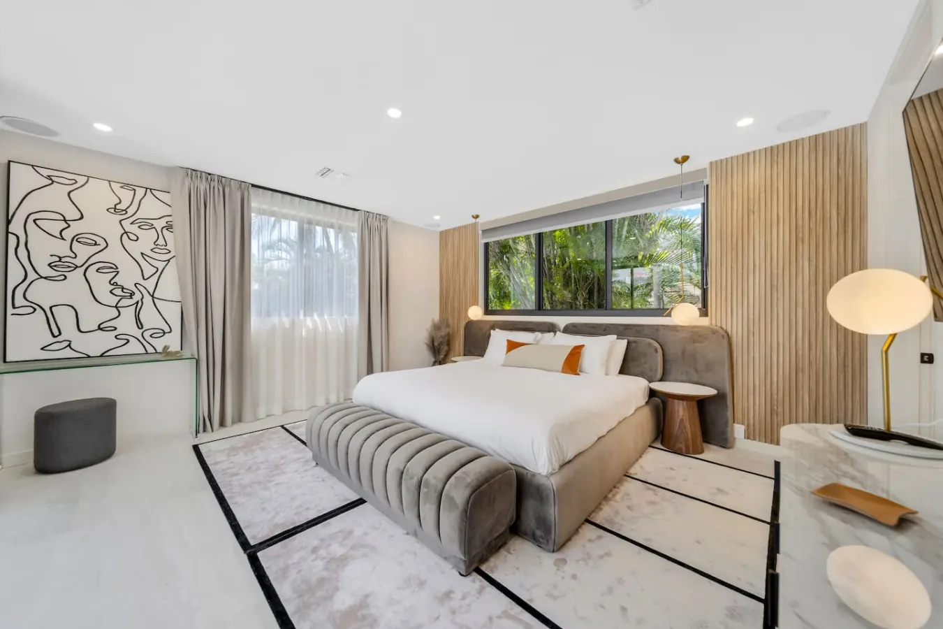 20% Off NEW 5BR Hallendale Beach Waterfront Villa 18