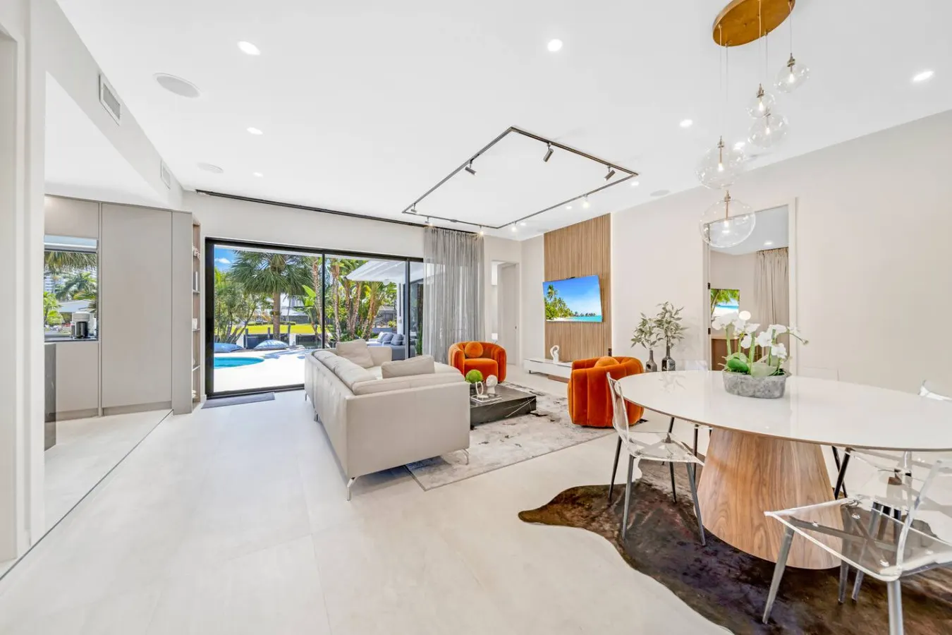 20% Off NEW 5BR Hallendale Beach Waterfront Villa 7