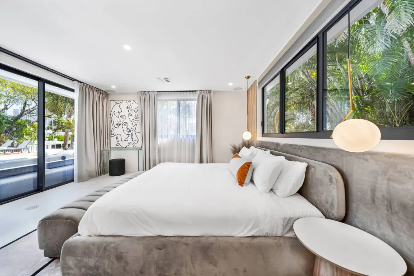 20% Off NEW 5BR Hallendale Beach Waterfront Villa 8