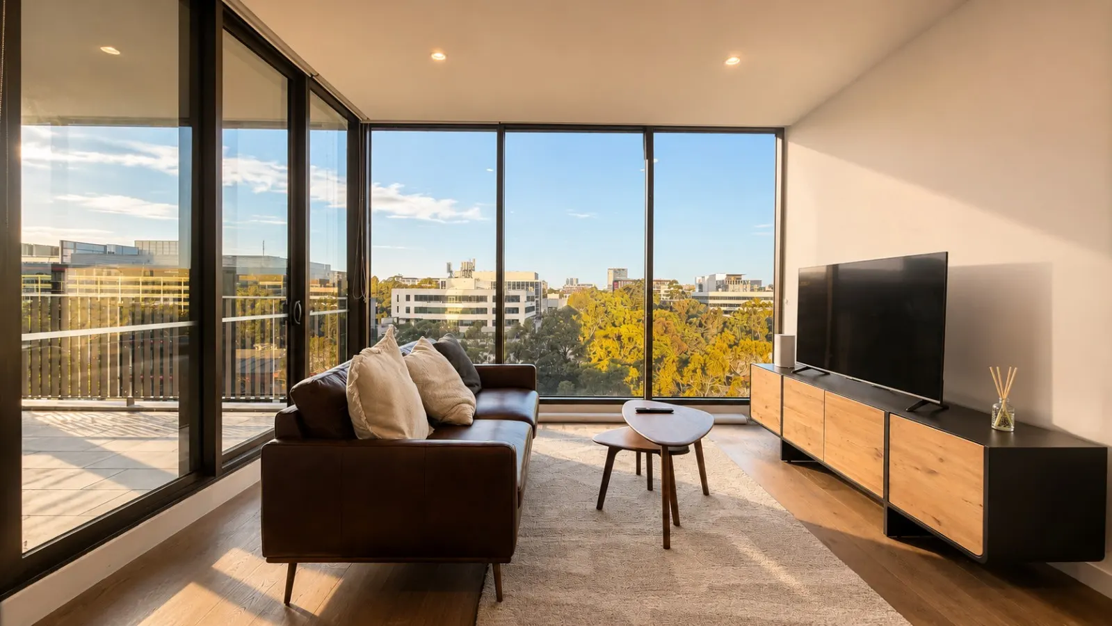 Modern 2BR | Metro + Shopping at Doorstep — photo 3