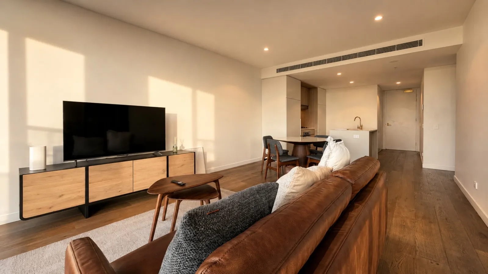 Modern 2BR | Metro + Shopping at Doorstep — photo 4