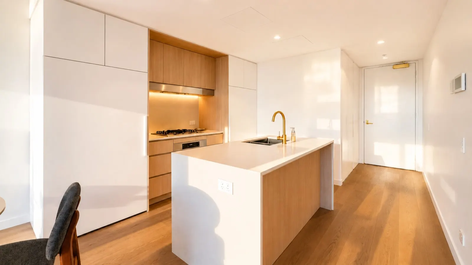 Modern 2BR | Metro + Shopping at Doorstep — photo 5