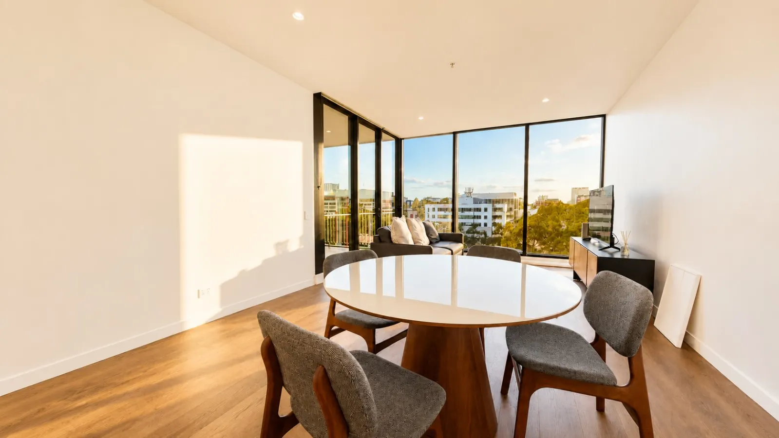 Modern 2BR Metro + Shopping at Doorstep 7