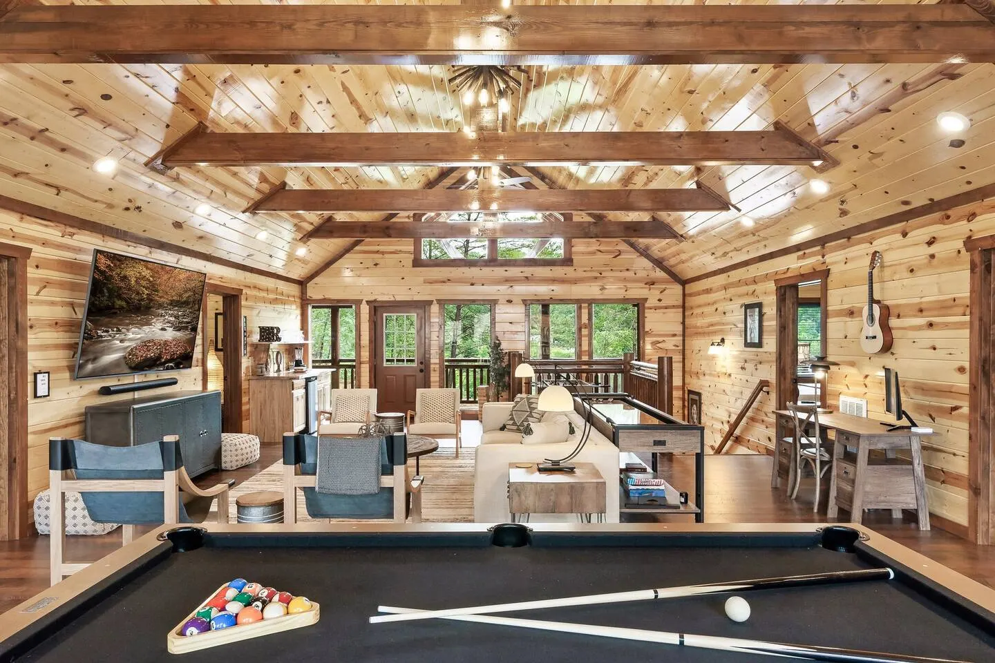 Expansive Luxury Pool Cabin For Large Groups 1