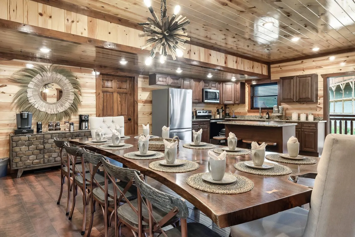 Expansive Luxury Pool Cabin For Large Groups 6