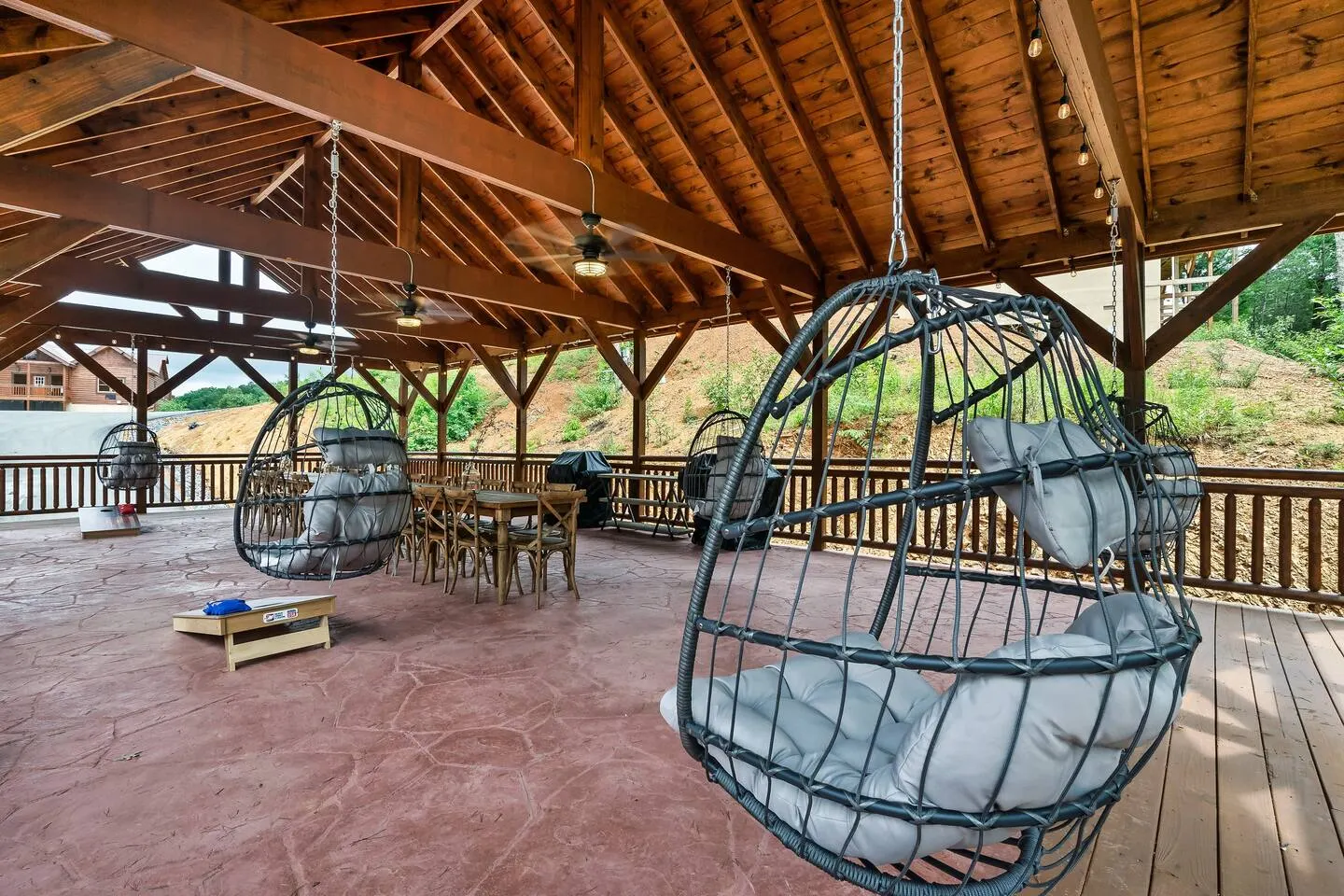 Expansive Luxury Pool Cabin For Large Groups 8