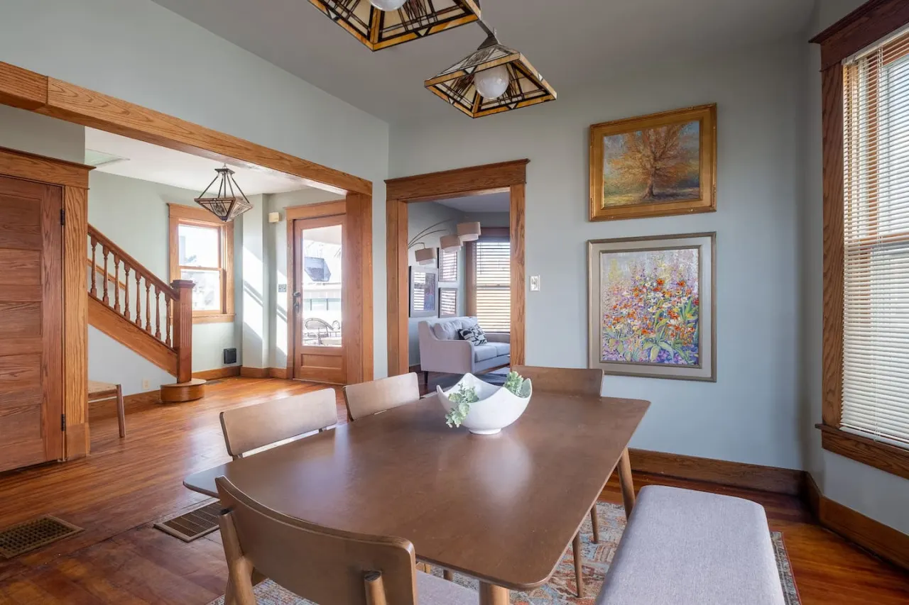 Robin's Egg ~ Private Downtown, Pet-Friendly Gem 2