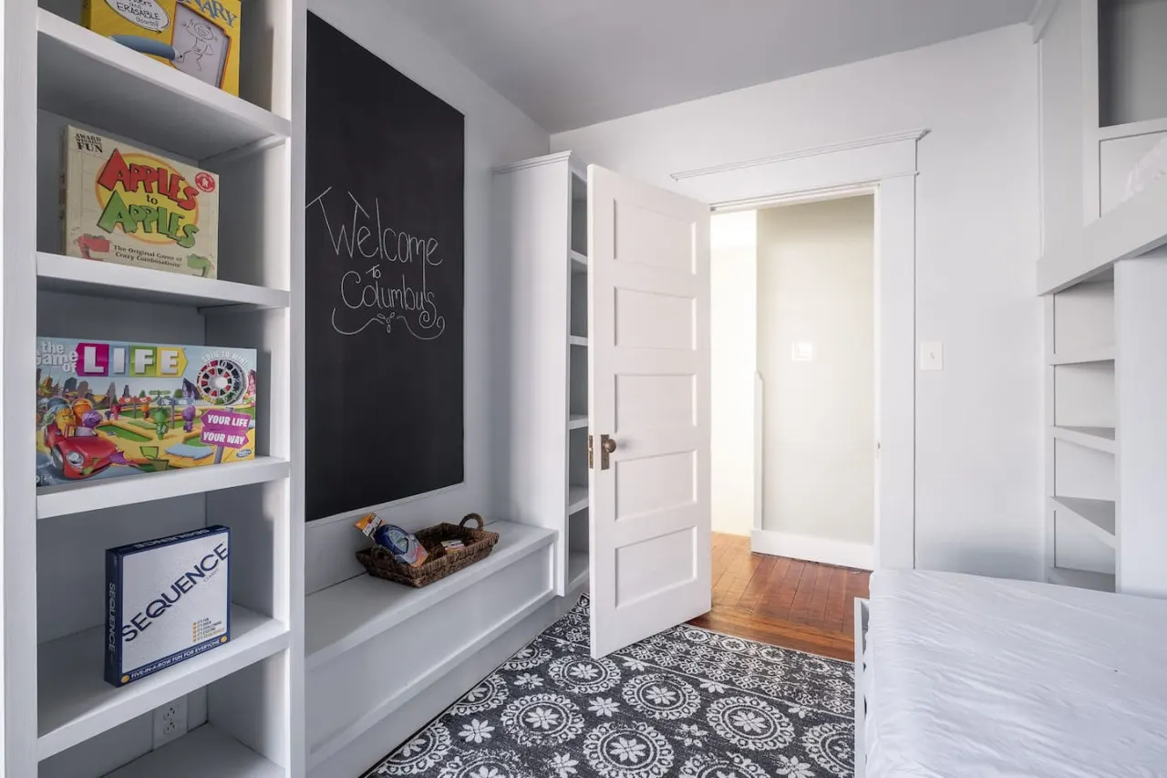 Robin's Egg ~ Private Downtown, Pet-Friendly Gem 10