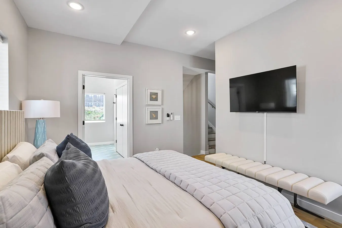Chic Knoxville Townhouse w/ Rooftop Views — photo 4