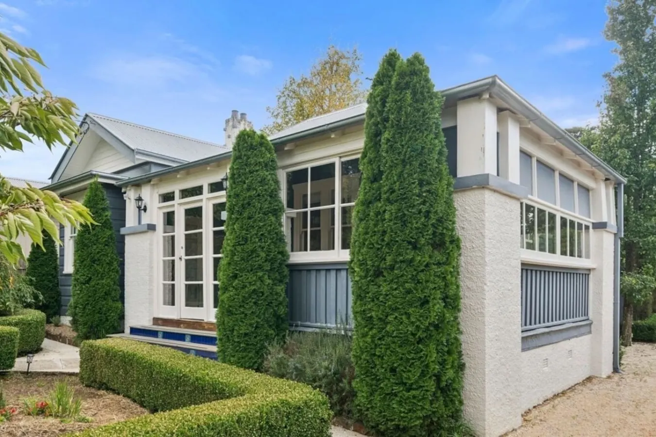 Mia - Romantic charming retreat in a quiet street.