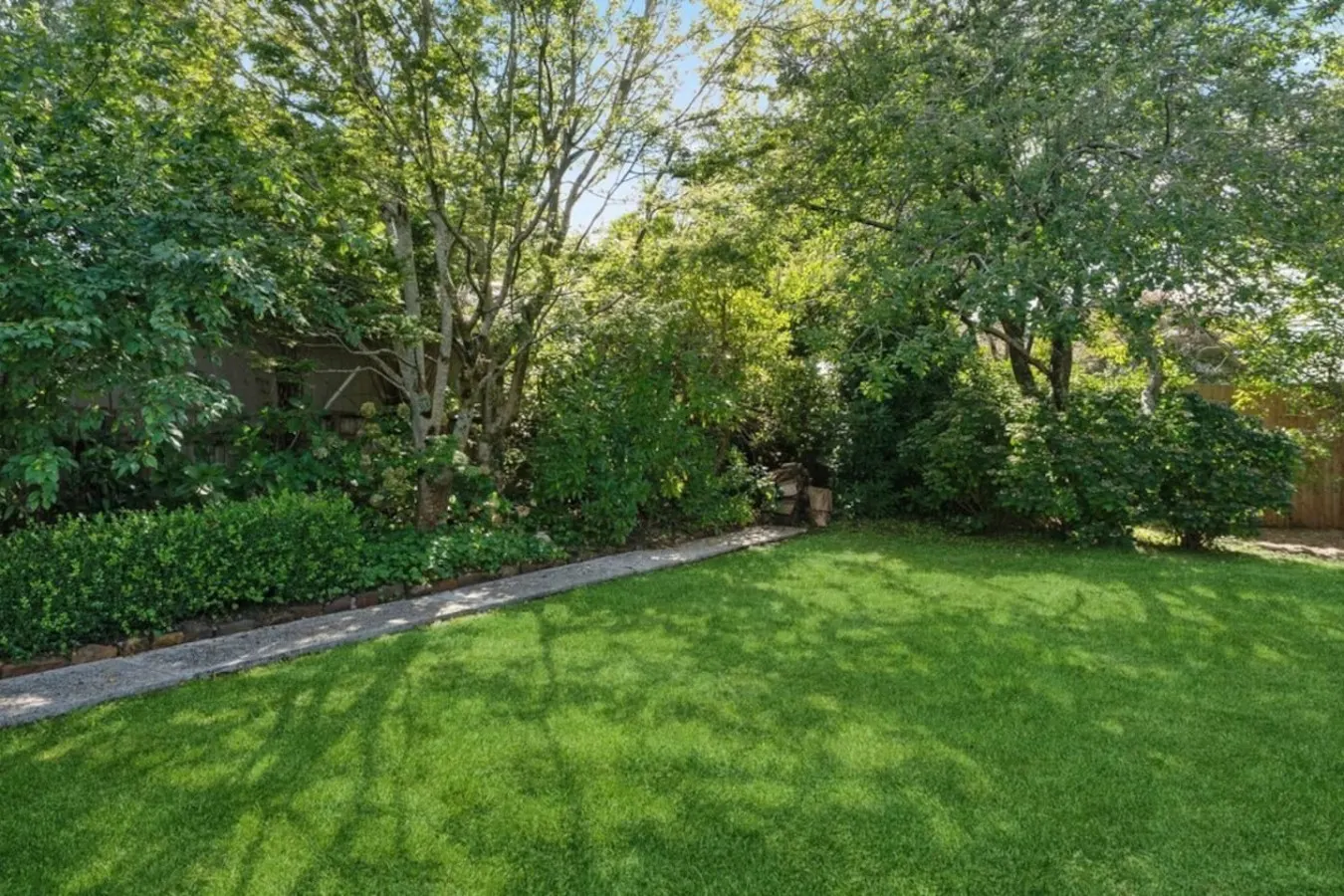 Mia - Romantic charming retreat in a quiet street 14