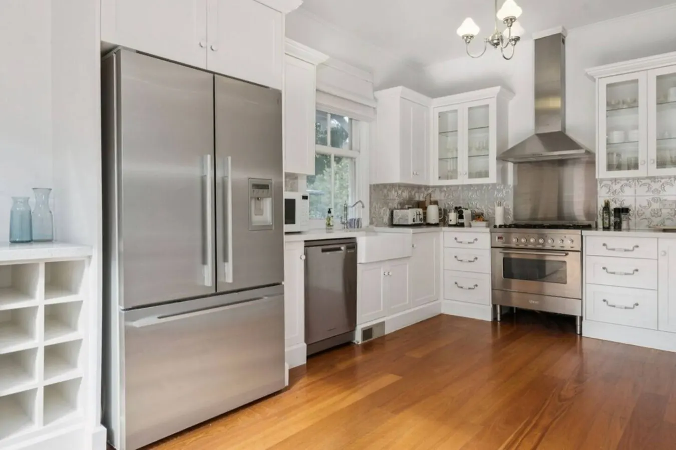 Mia - Romantic charming retreat in a quiet street 16