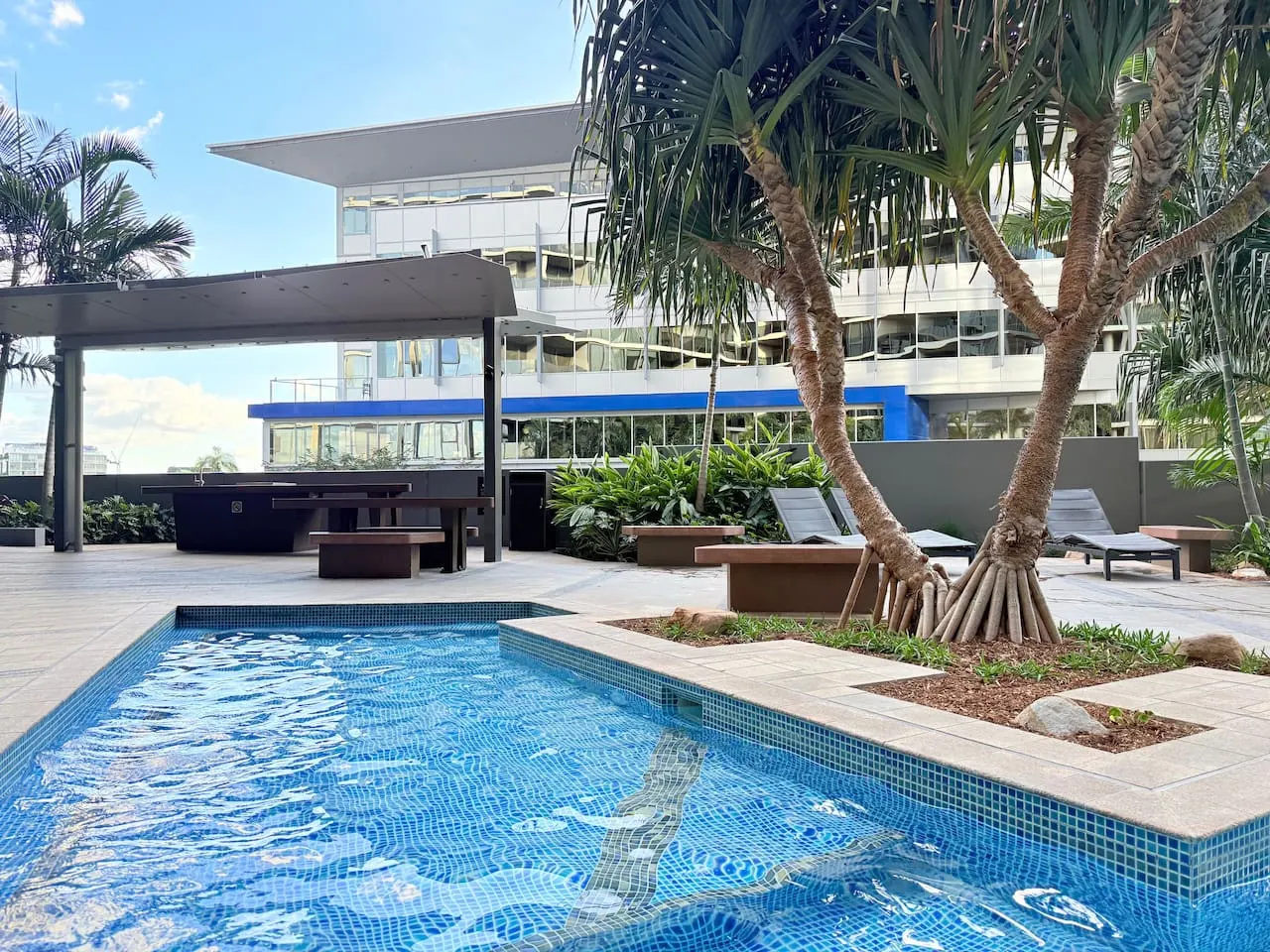 3-Bed City View Apt with Free Parking 9