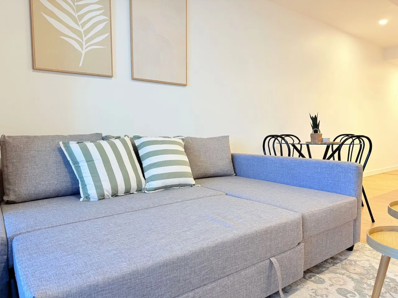 3-Bed City View Apt with Free Parking 20