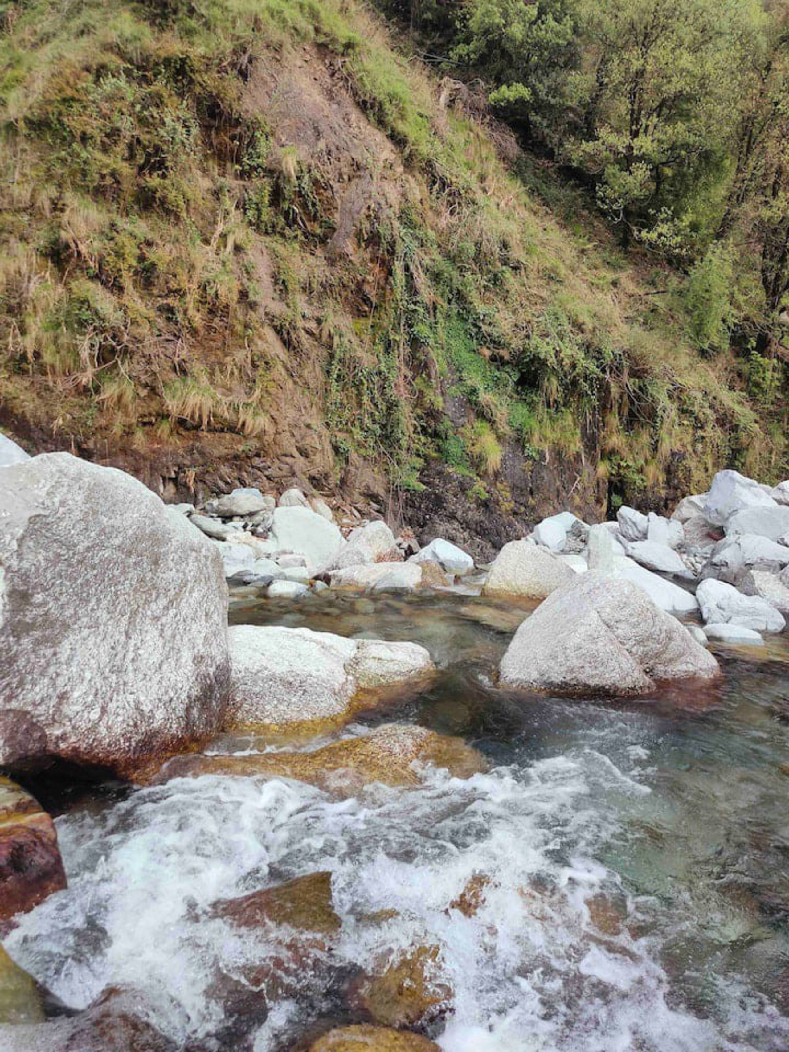 Aarav Homestay | 4 Bedroom Riverside Retreat 4