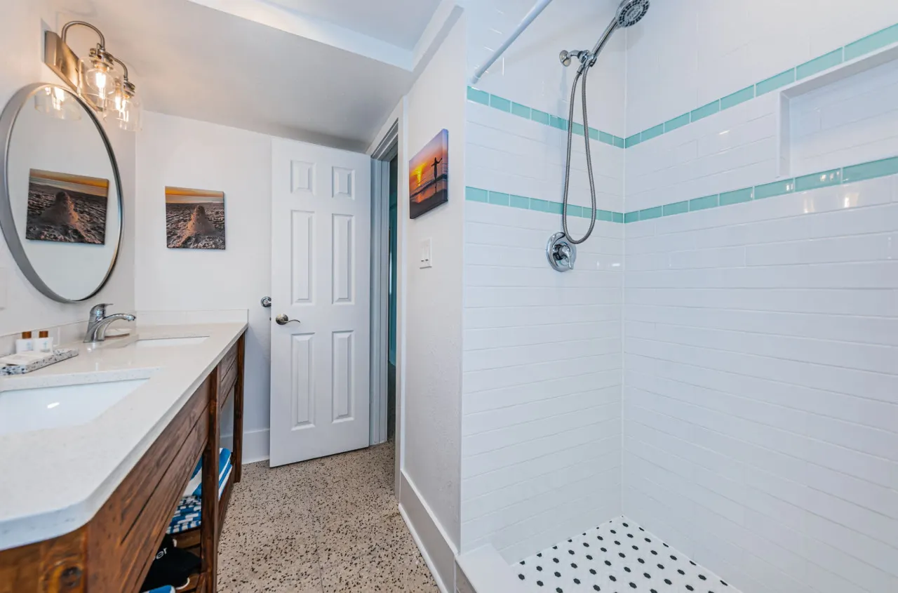 Spacious 2 Bedroom 12