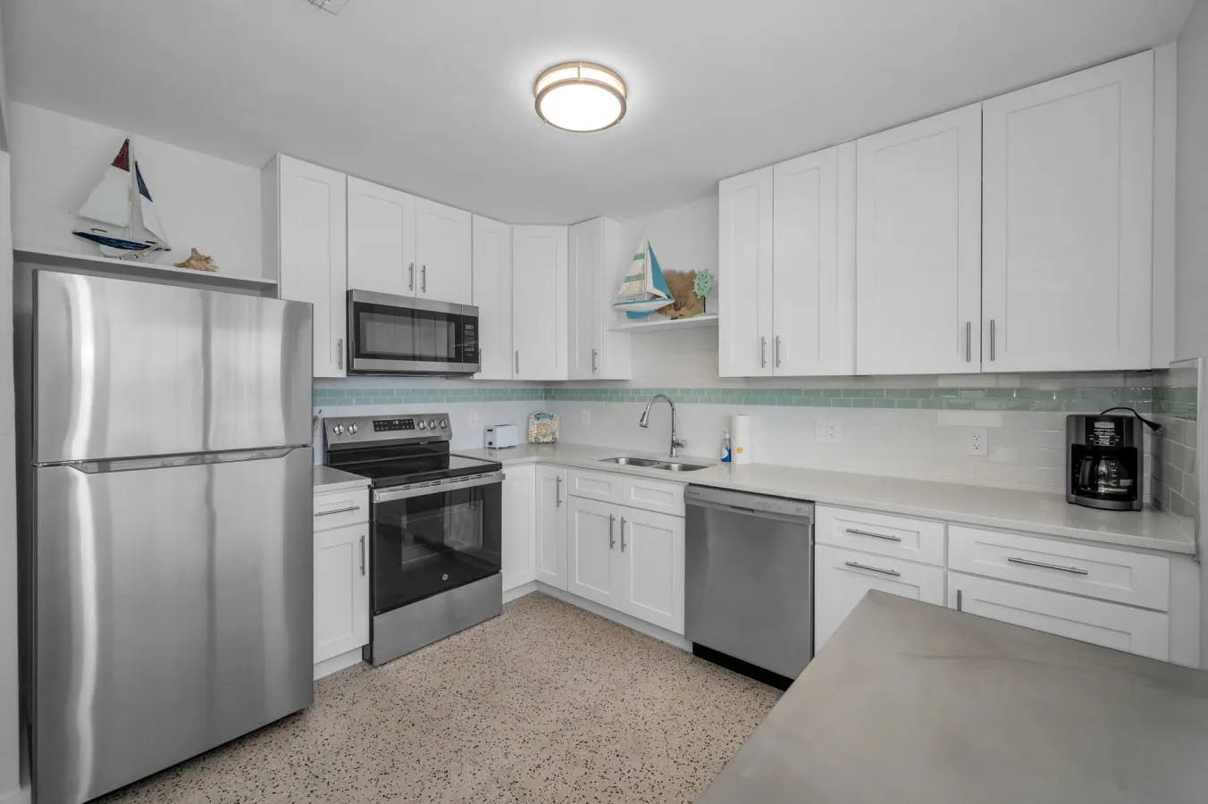 Spacious 2 Bedroom 4