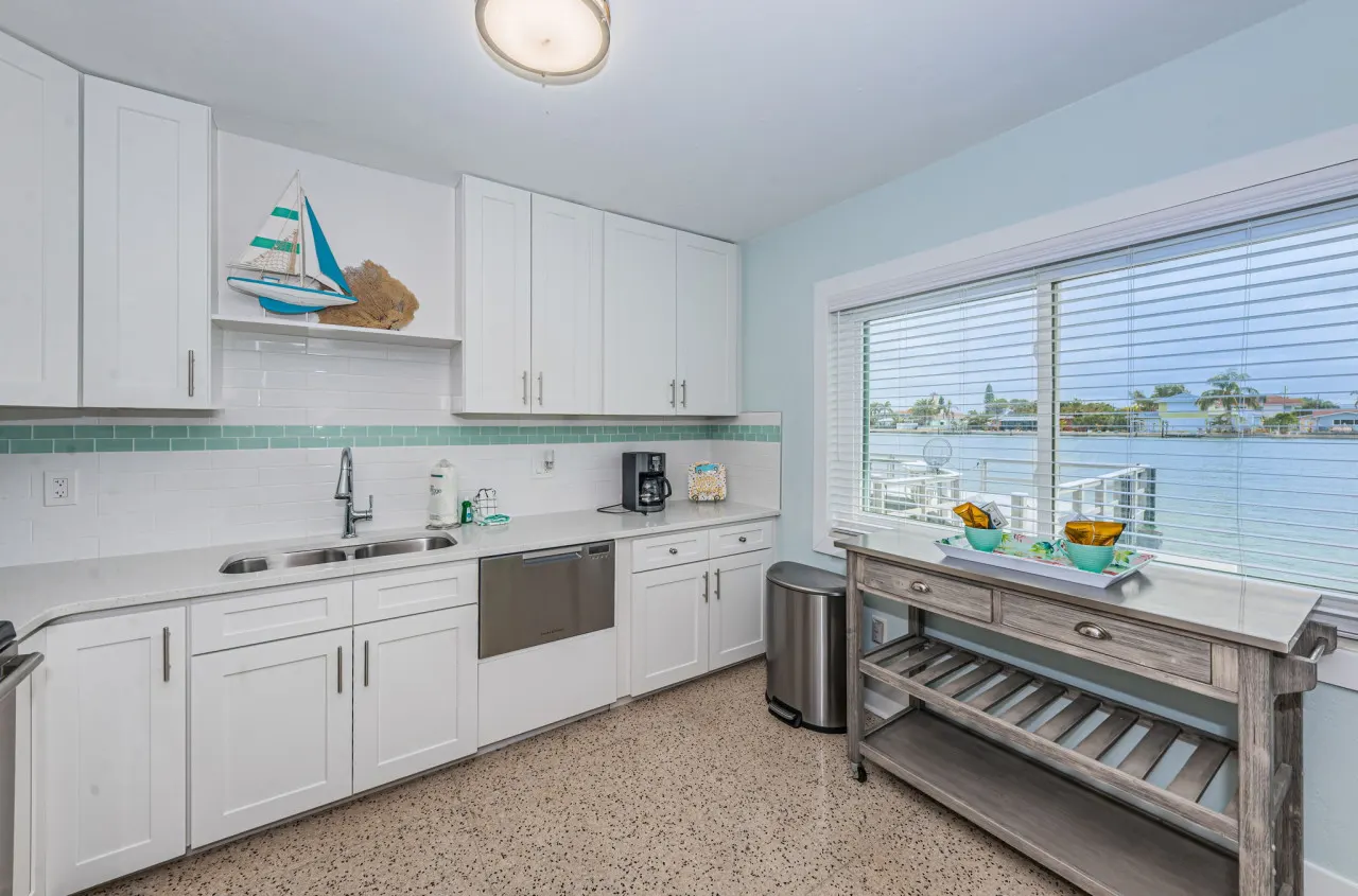 Spacious 2 Bedroom 5