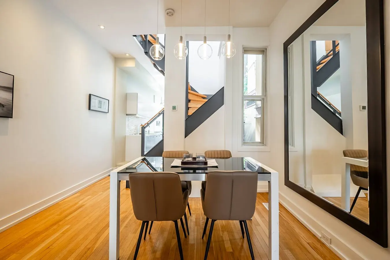 Summerhill 2BR Home Designer Style Sleeps 4 10