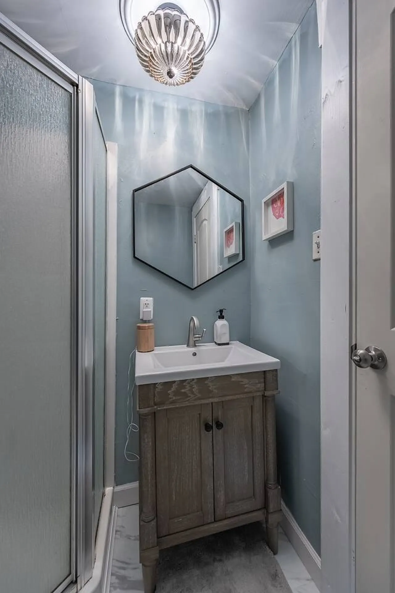The Den - Cozy 1BR in Central Pleasant Ridge 12