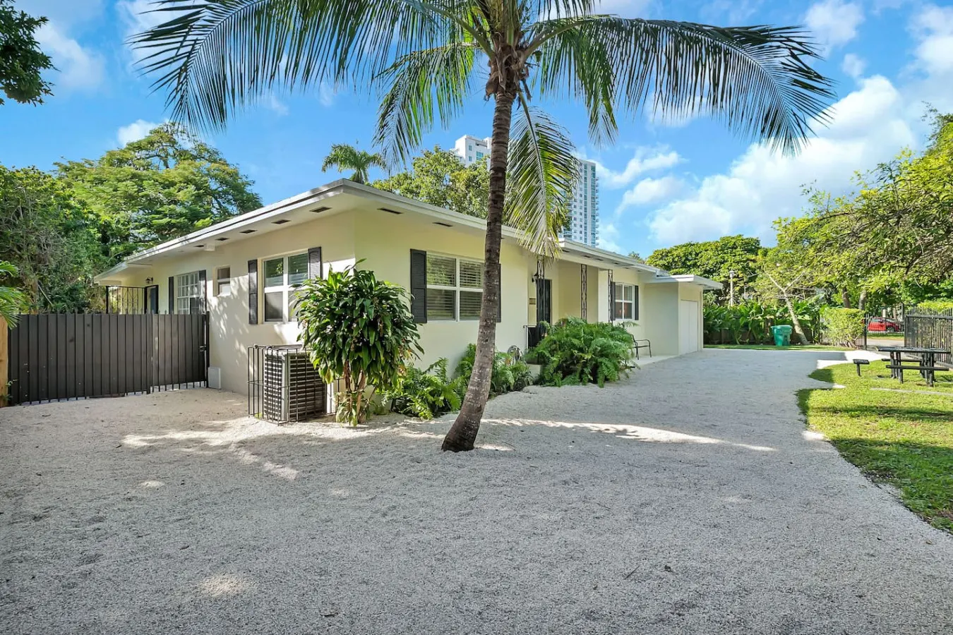 Gated Miami Retreat, Walk to Marlins Stadium 4