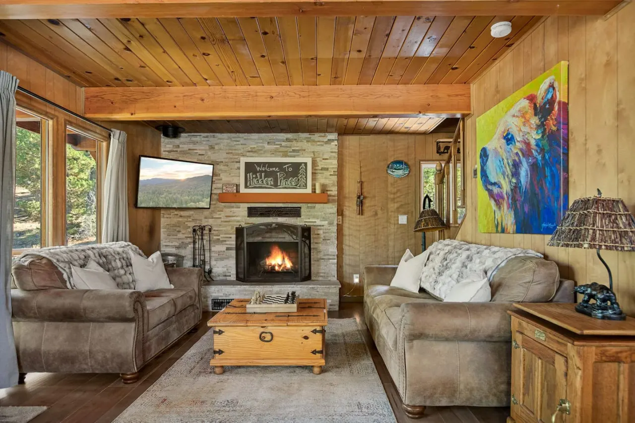 Hidden Pines - Hot Tub, BBQ & Pool Table 2