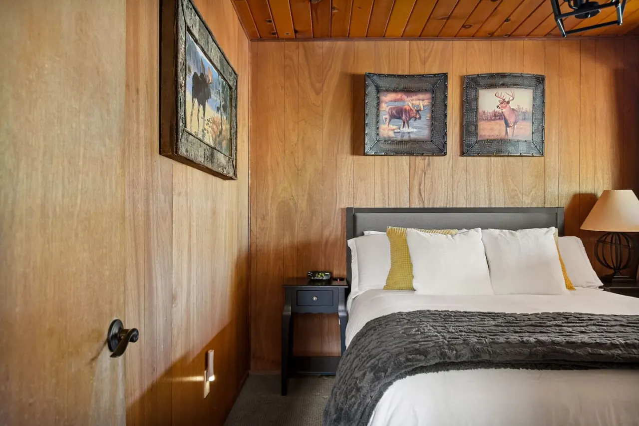 Hidden Pines - Hot Tub, BBQ & Pool Table 18