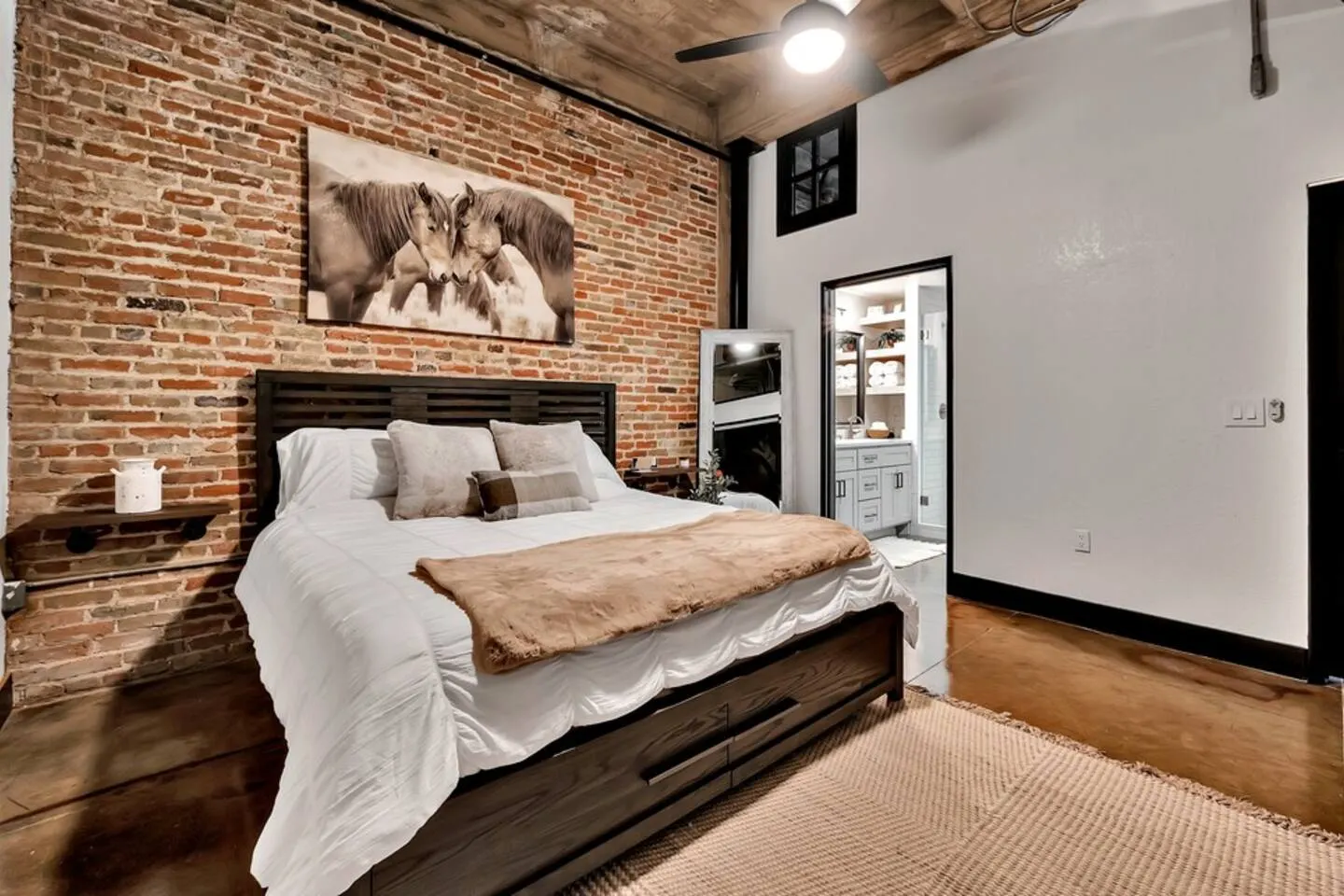 3 Bdr Luxury Loft-Heart of Silos/Baylor/Downtown 11