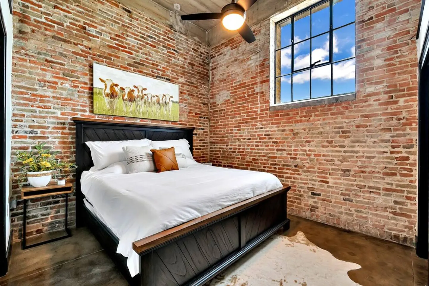 3 Bdr Luxury Loft-Heart of Silos/Baylor/Downtown — photo 5