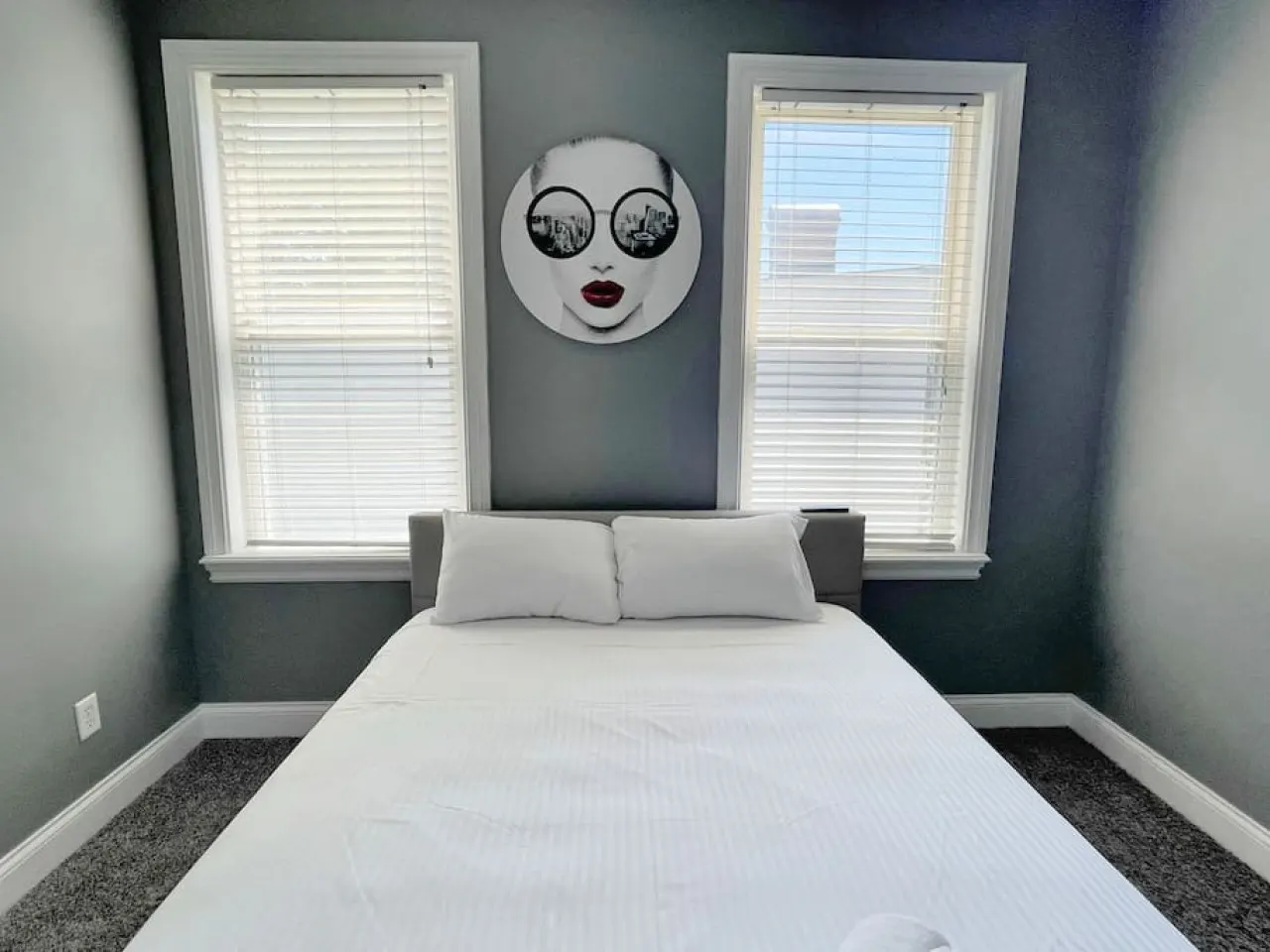 Comfortable 3-Bedroom Home 3-min drive to Downtown 11