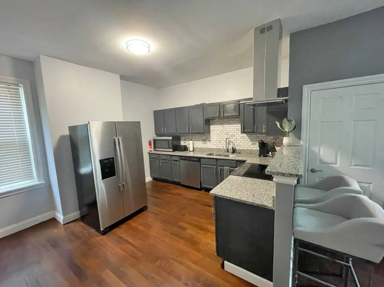 Comfortable 3-Bedroom Home 3-min drive to Downtown 3