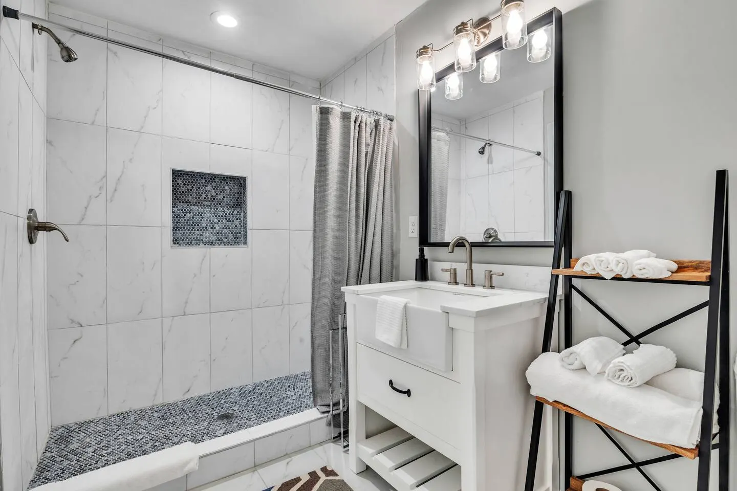 Stylish Duplex Near East Lake Golf Course (Unit B) 10