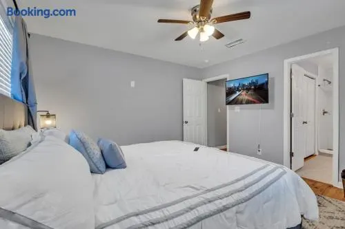 Stylish Duplex Near East Lake Golf Course (Unit B) 20