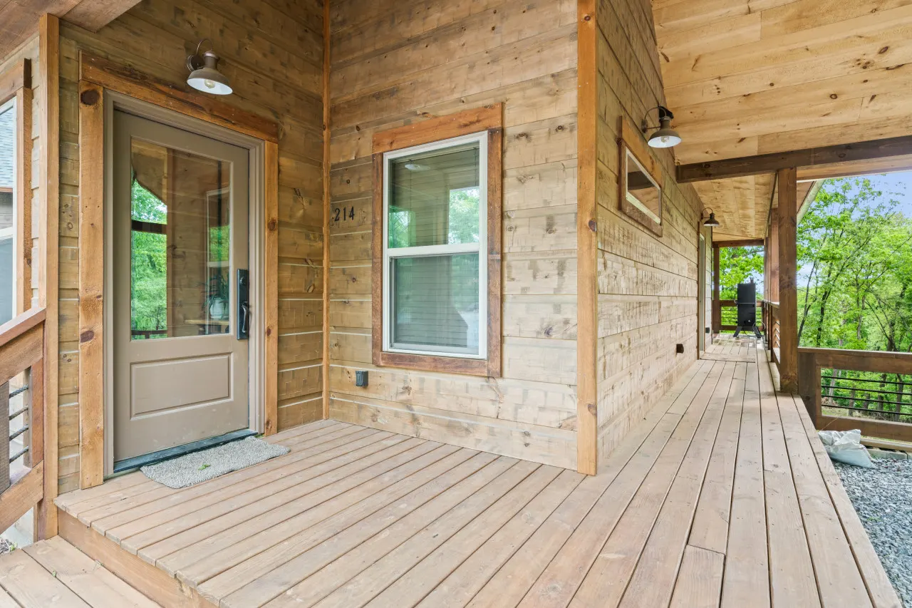 Home & Carriage House, River Access, 5 min from Downtown 9