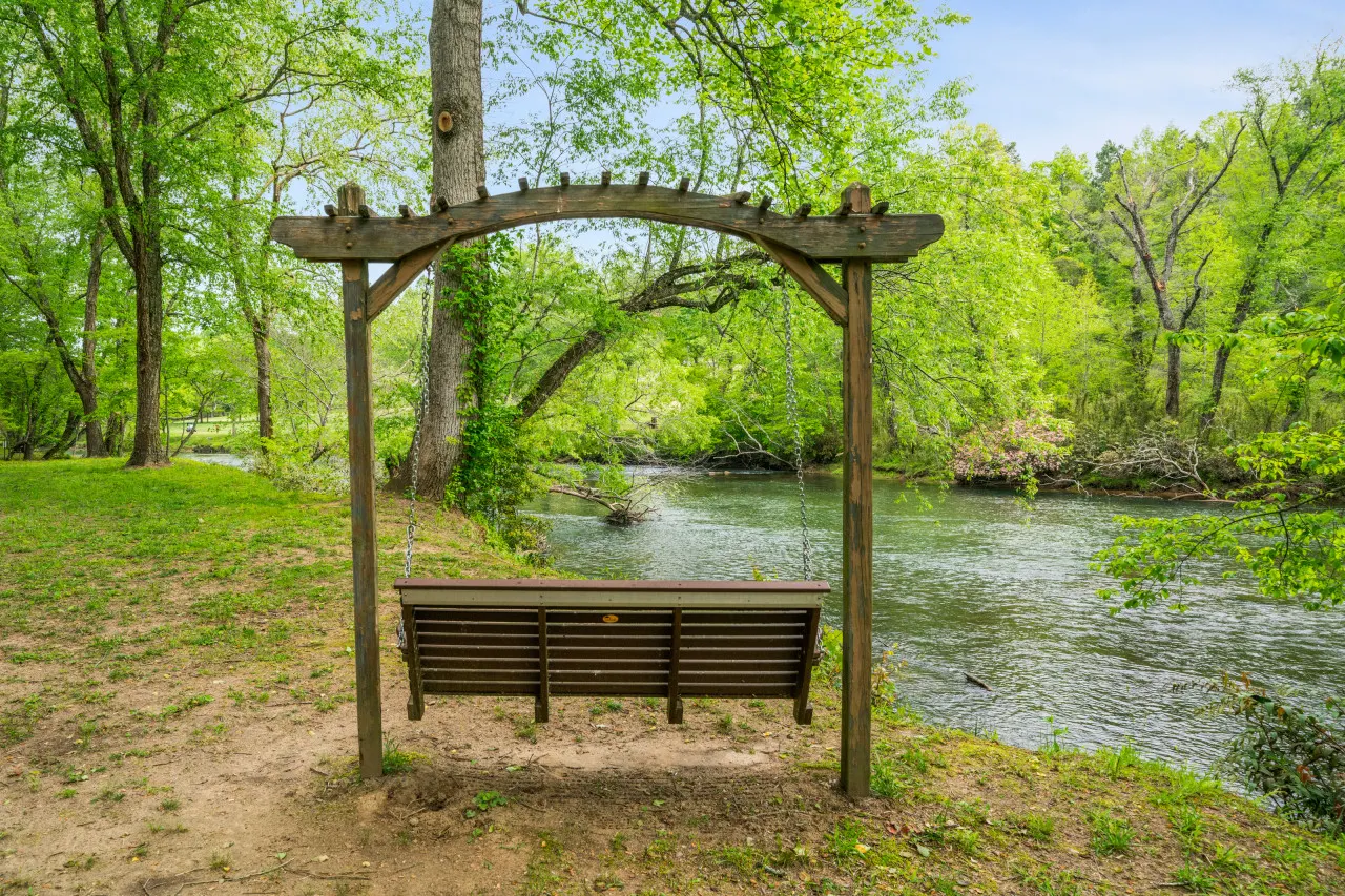 Home & Carriage House, River Access, 5 min from Downtown 10