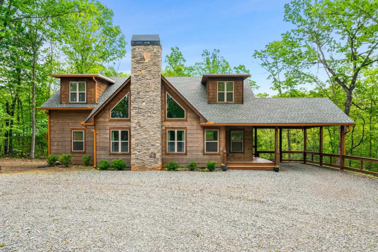 Home & Carriage House, River Access, 5 min from Downtown 6