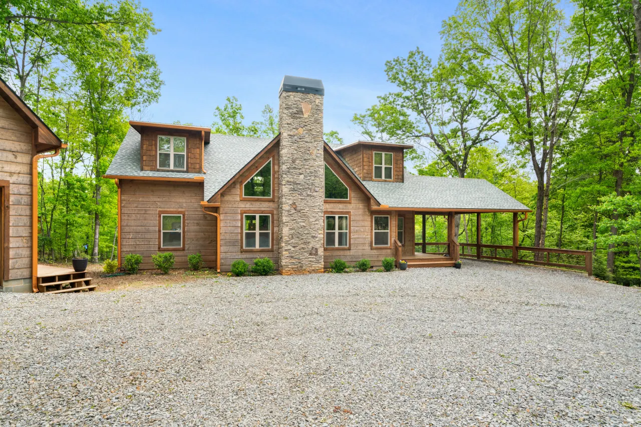 Home & Carriage House, River Access, 5 min from Downtown 8