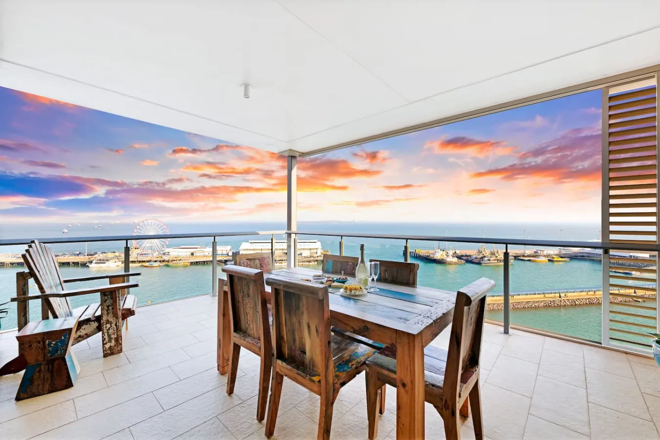 Zen Point Penthouse ~ private top-floor 3BR, panoramic ocean & harbour views, Darwin Waterfront