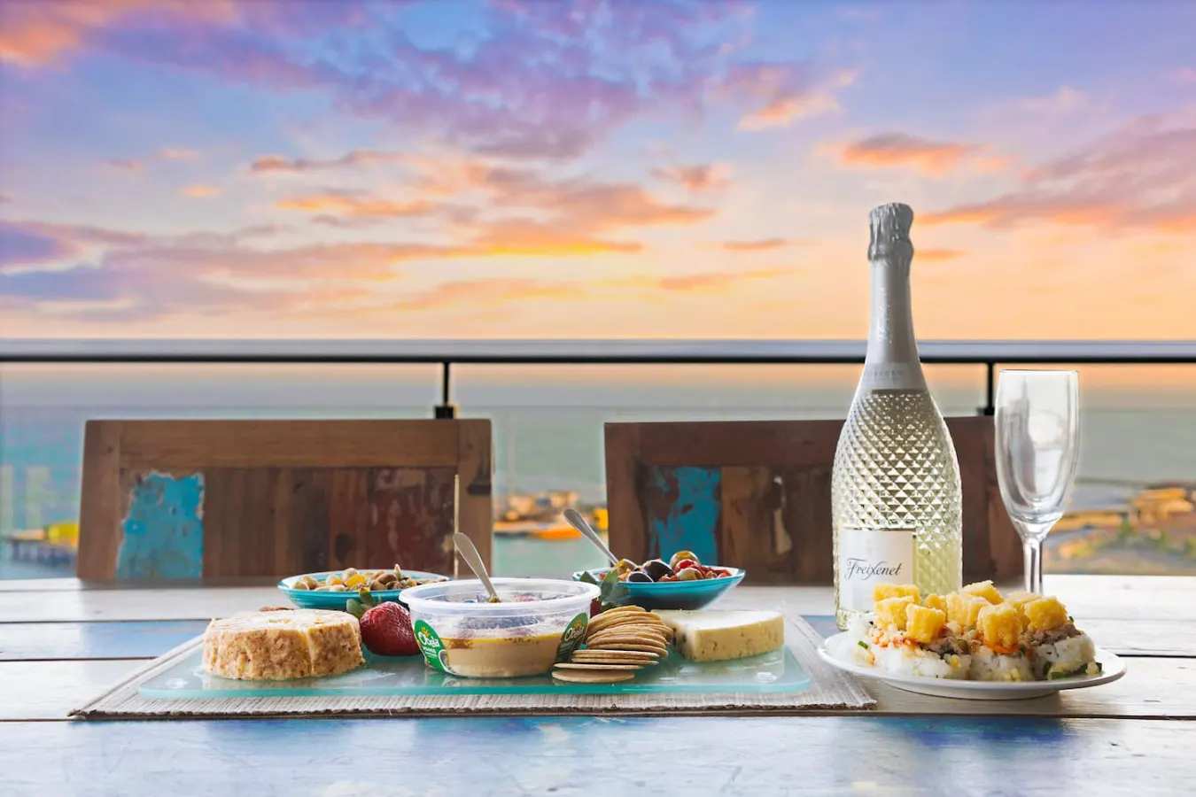 Zen Point Penthouse ~ private top-floor 3BR, panoramic ocean & harbour views, Darwin Waterfront 11