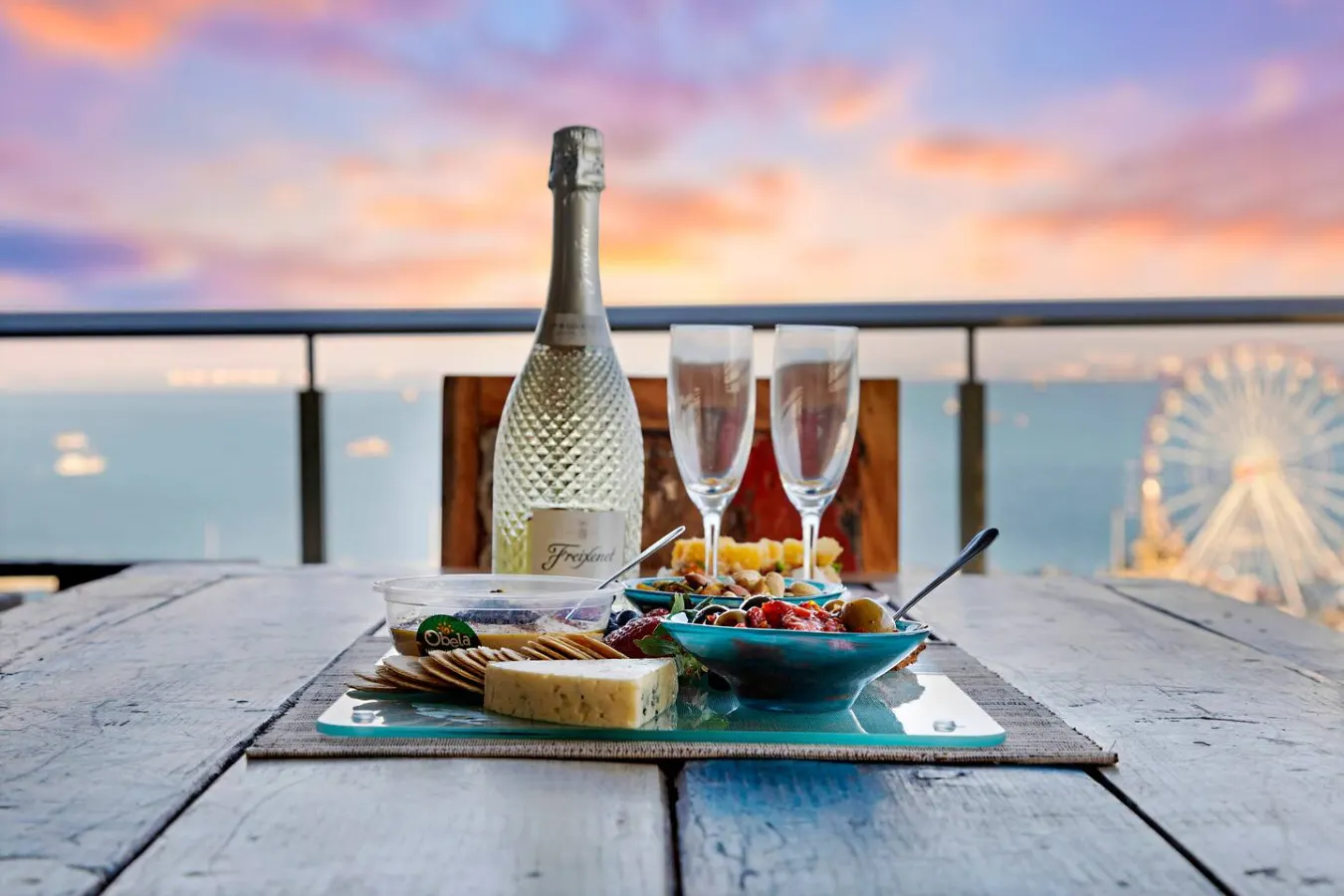 Zen Point Penthouse ~ private top-floor 3BR, panoramic ocean & harbour views, Darwin Waterfront 7