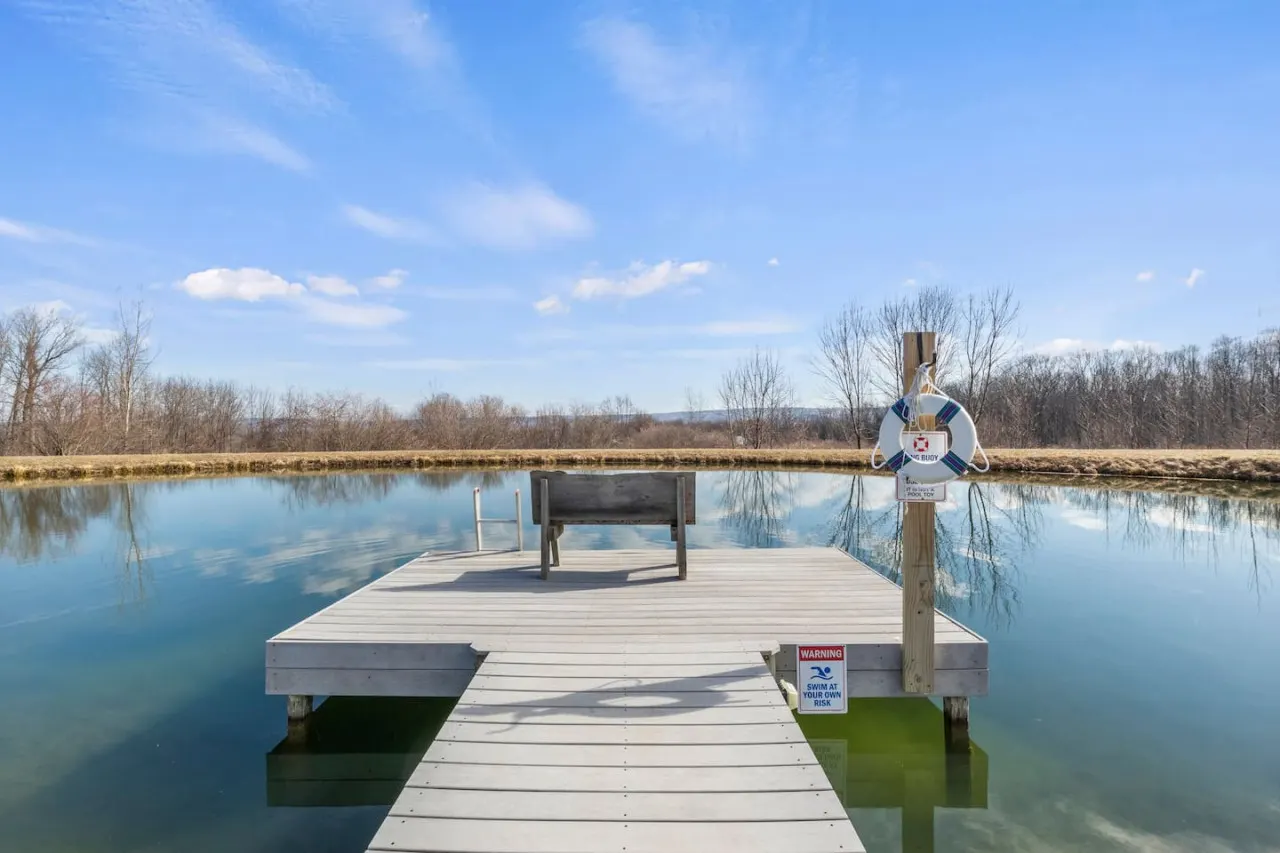 Beautiful Chalet with VIEWS/Pool/Hot tub/Pond! 11