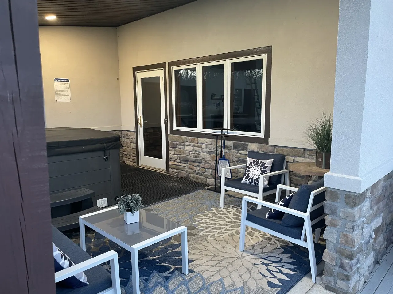 Beautiful Chalet with VIEWS/Pool/Hot tub/Pond! 8