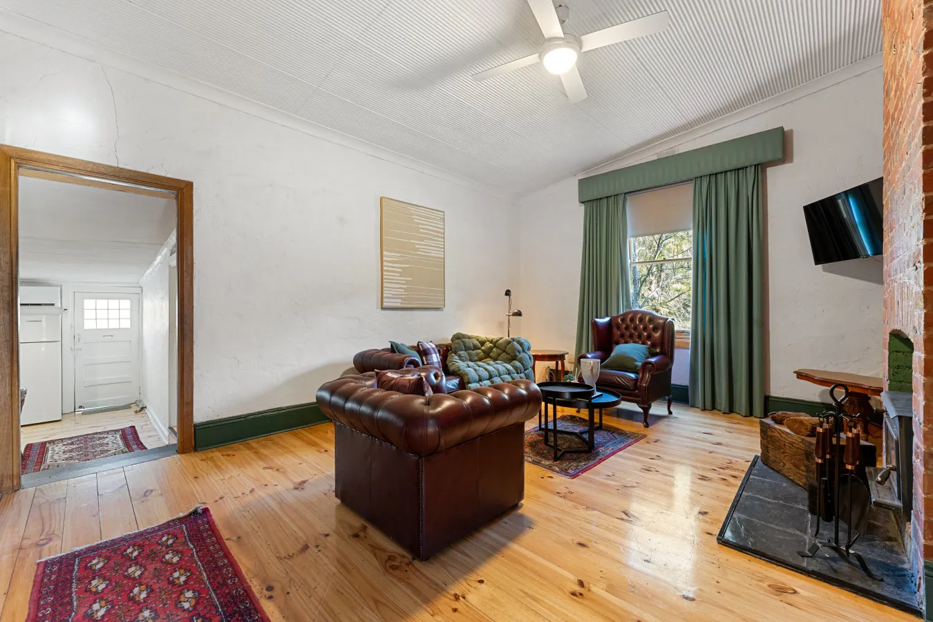 Orchard Cottage—A Leafy Peaceful Retreat with Spa 12