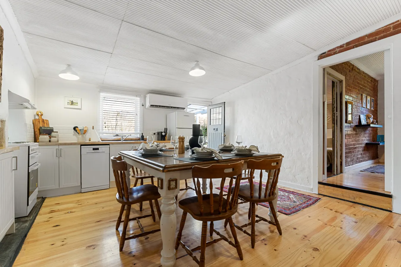 Orchard Cottage—A Leafy Peaceful Retreat with Spa 13