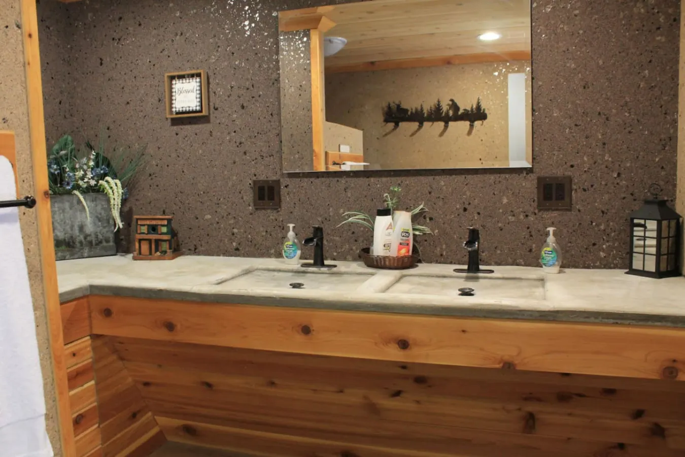 Strawberry Hills The Rustic Nook Cabin 5 13